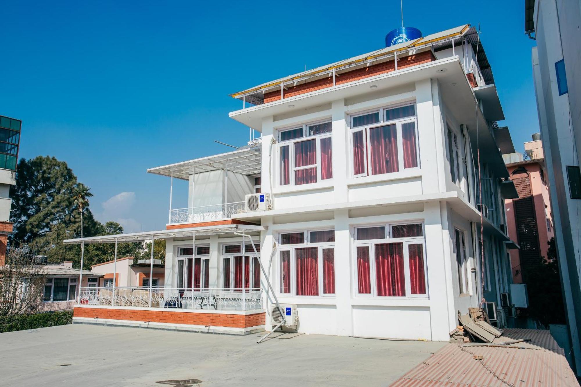 Oyo 11474 Gangaur Regency Boutique Hotel Катманду Екстериор снимка