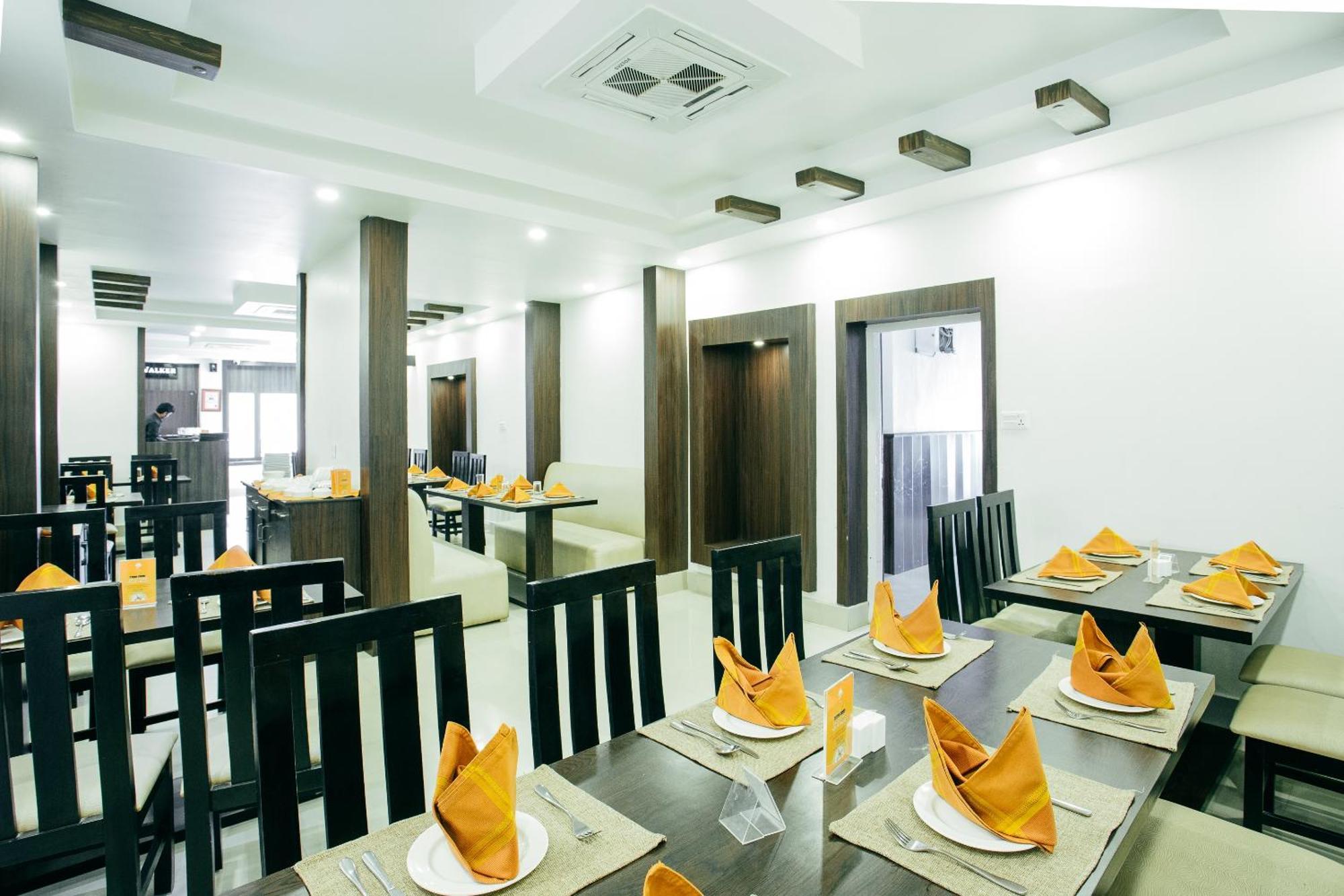 Oyo 11474 Gangaur Regency Boutique Hotel Катманду Екстериор снимка