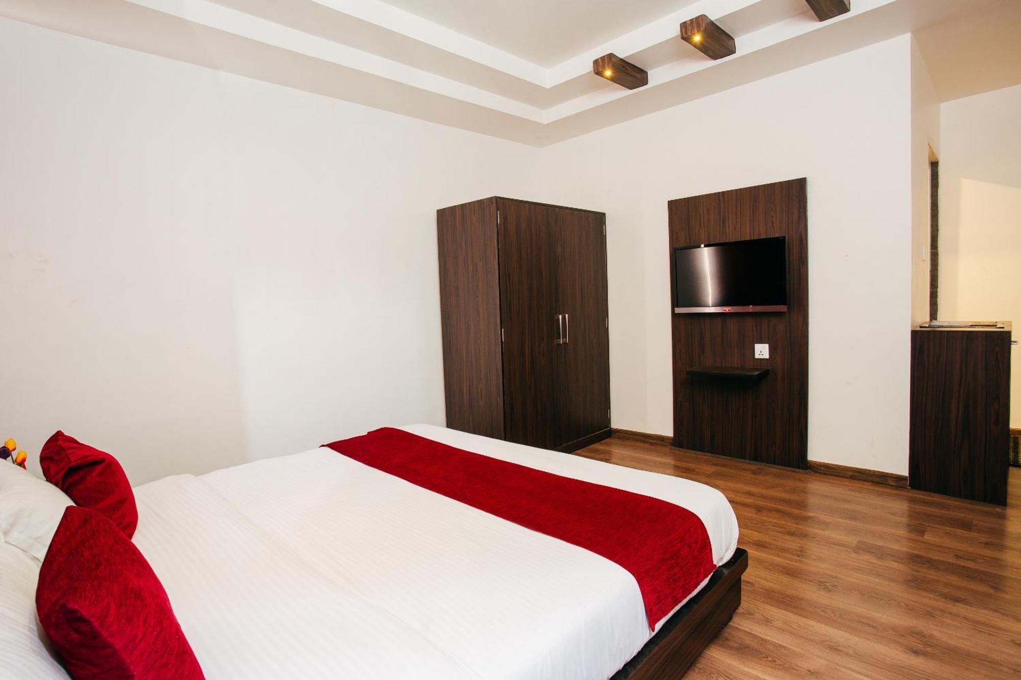 Oyo 11474 Gangaur Regency Boutique Hotel Катманду Екстериор снимка
