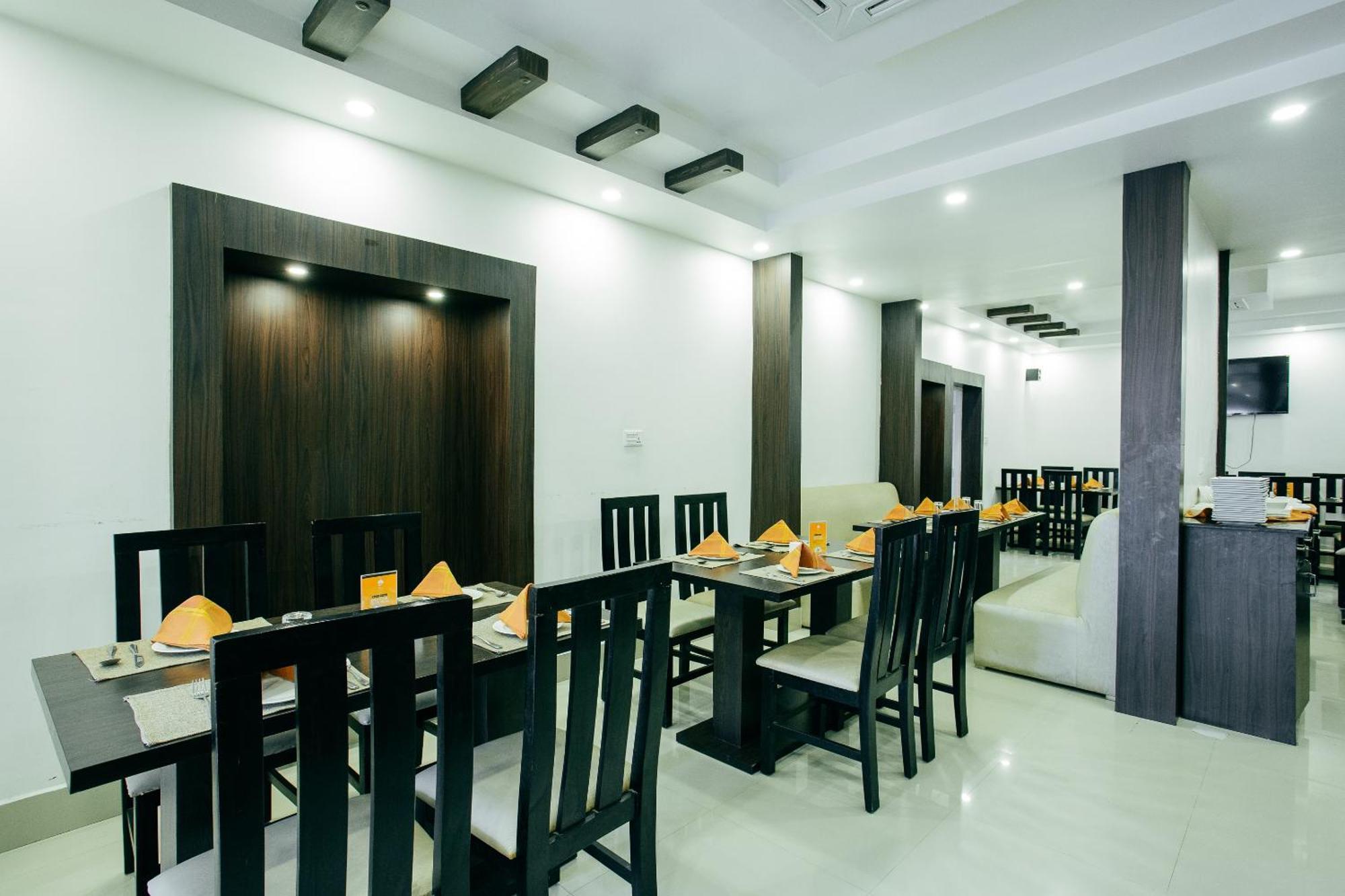 Oyo 11474 Gangaur Regency Boutique Hotel Катманду Екстериор снимка