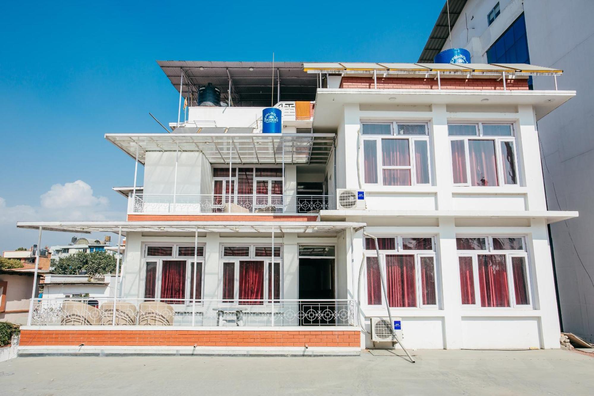 Oyo 11474 Gangaur Regency Boutique Hotel Катманду Екстериор снимка